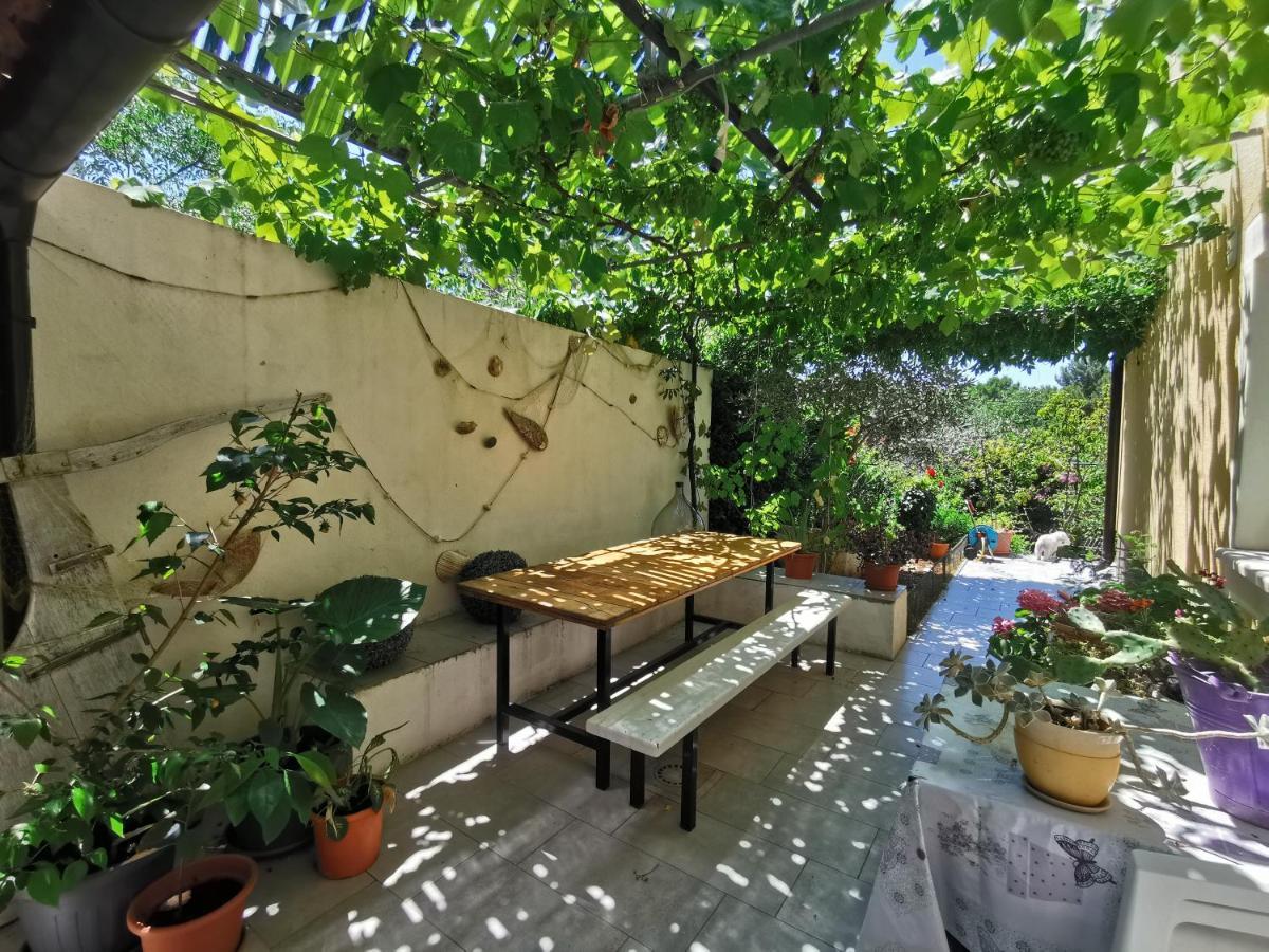 Apartman Nekic เซรส ภายนอก รูปภาพ