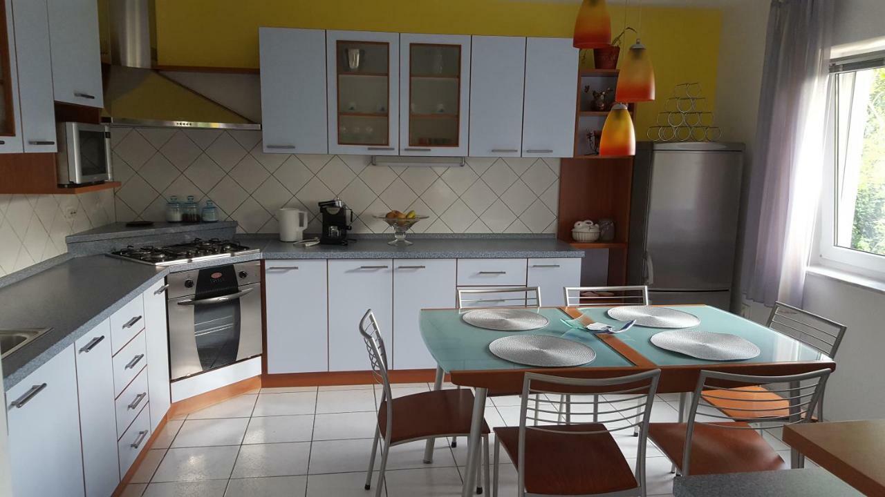 Apartman Nekic เซรส ภายนอก รูปภาพ