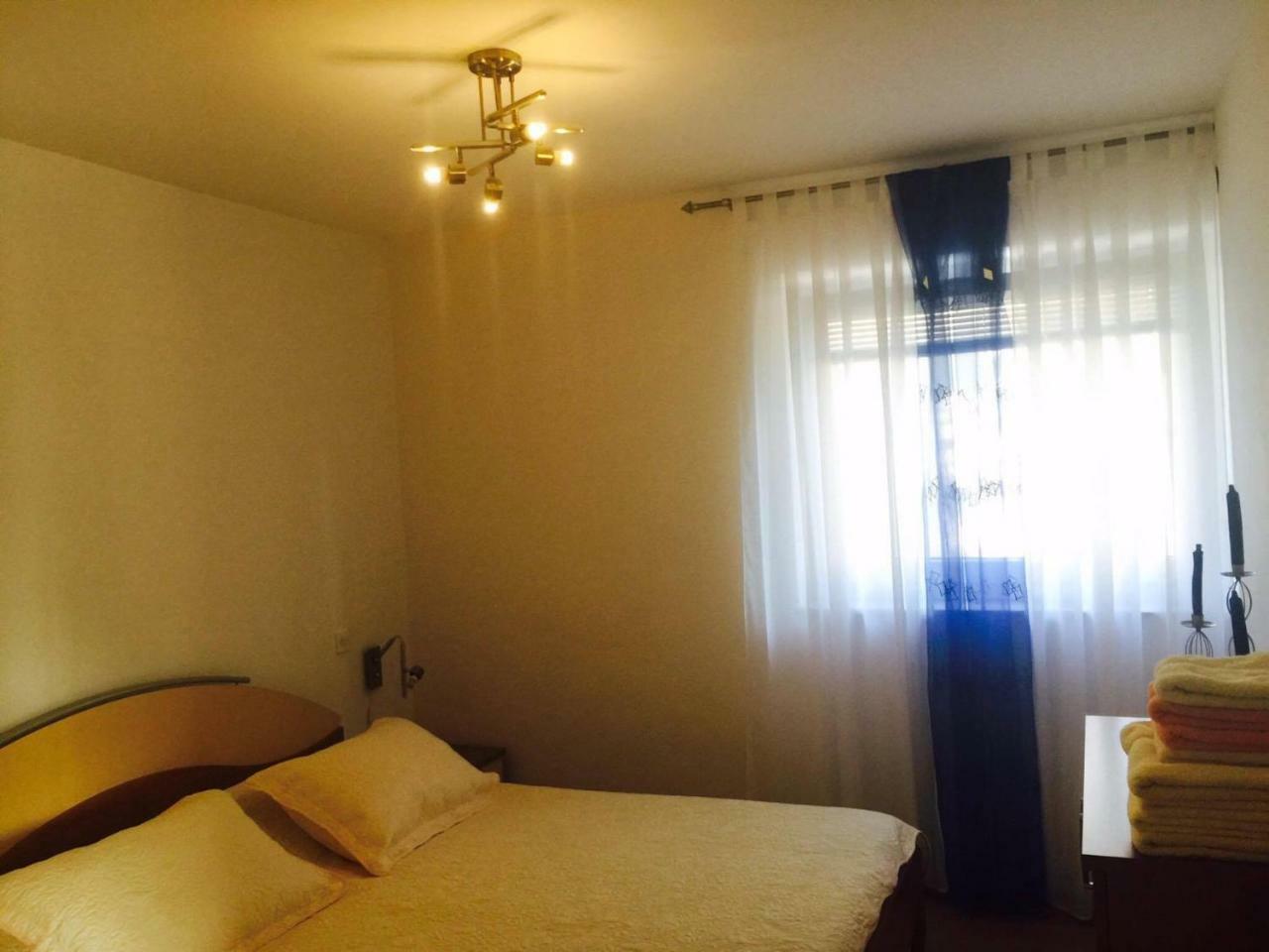 Apartman Nekic เซรส ภายนอก รูปภาพ