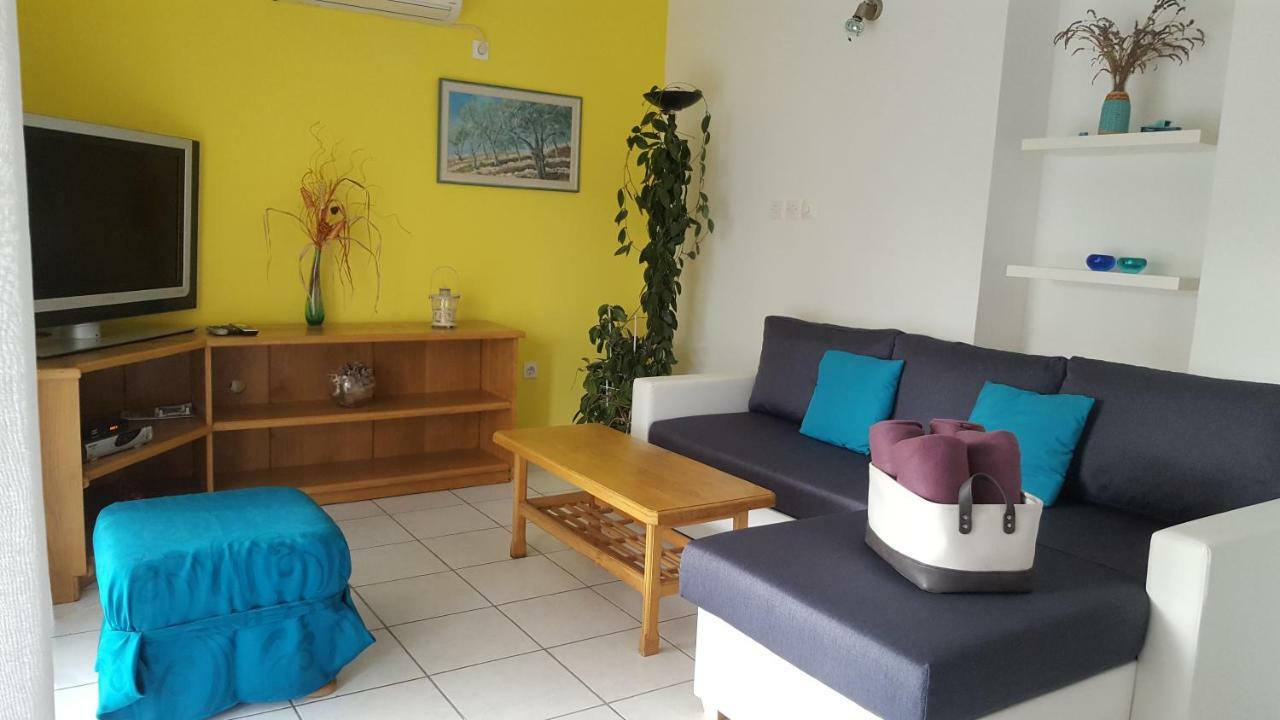 Apartman Nekic เซรส ภายนอก รูปภาพ