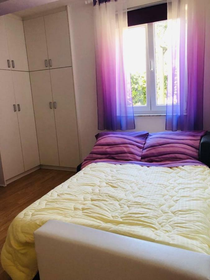 Apartman Nekic เซรส ภายนอก รูปภาพ